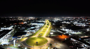 Prefeitura conclui modernização com LED no Polo Empresarial Goiás